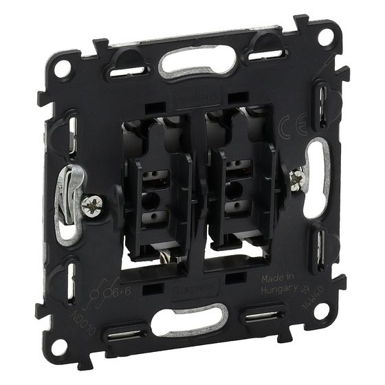 Legrand Doppelwechselschalter Valena In’Matic, 10AX, 250V, IP20, 74,7x74,7x37,2mm, 752008