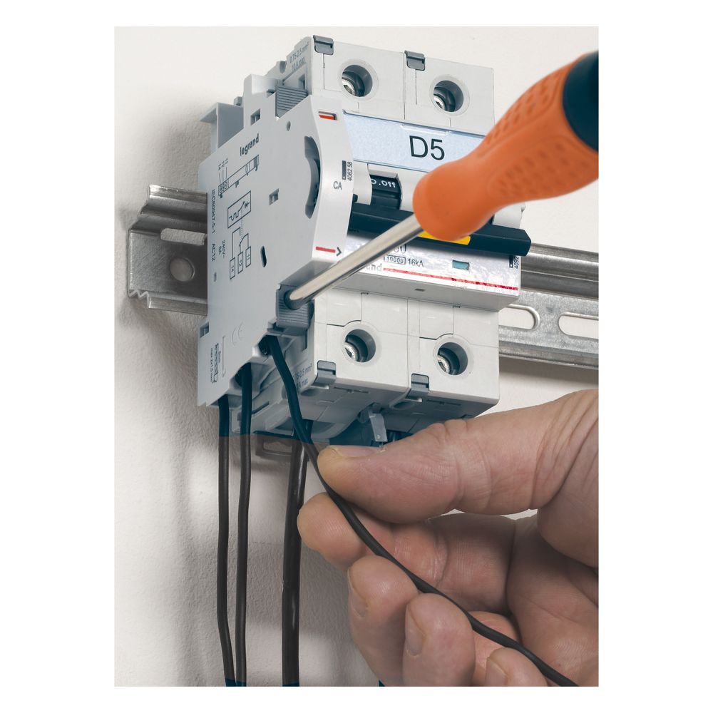 Legrand Hilfsschalter DX3, 1 Wechsler, 6A, 240V, 0,5TE, 84,5x8,8x77,7mm, 406258... LEGRAND-406258 3245064062589 (Abb. 4)