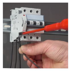 Legrand Hilfsschalter DX3, 1 Wechsler, 6A, 240V, 0,5TE, 84,5x8,8x77,7mm, 406258... LEGRAND-406258 3245064062589 (Abb. 1)