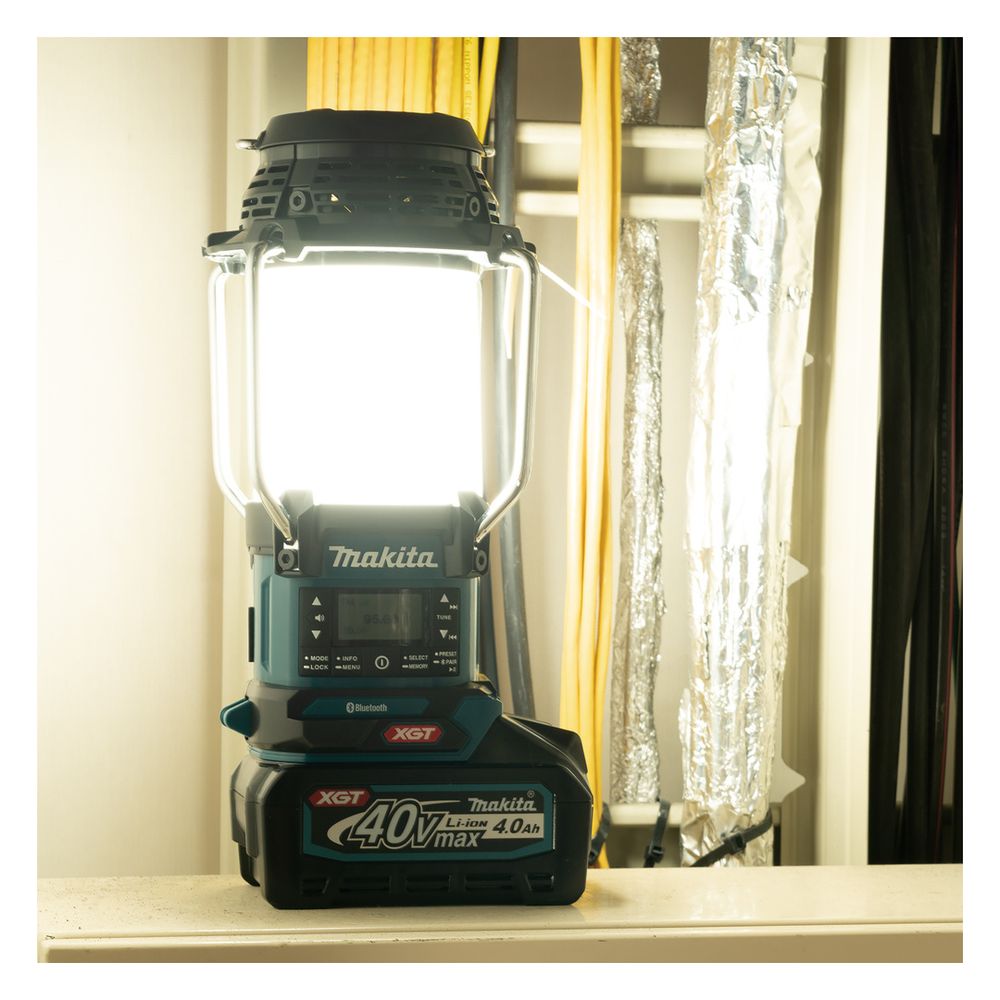 Makita Akku-Radio mit Laterne MR009GZ, 40V, 1.000 lx, 310 lm, 126x147x295mm... MAKITA-MR009G 0088381763455 (Abb. 9)