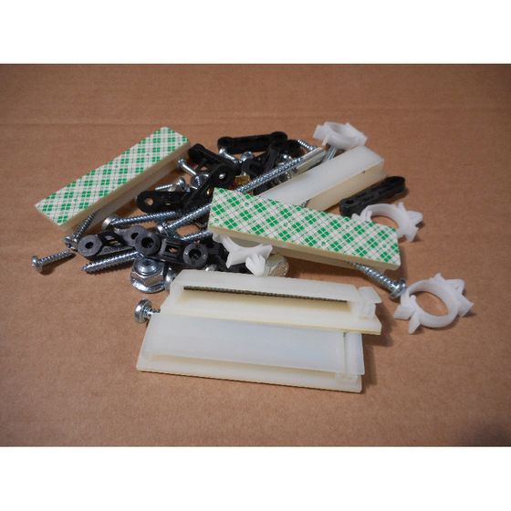 Remeha Schrauben-Set für Verkleidung EFU, 7626746