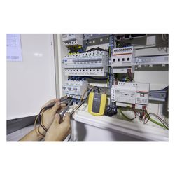 Wiha Drehfeldrichtungsanzeiger, 100-700V AC, CAT IV 600V, 93x75x31mm, SB25562... WIHA-45221 4010995452216 (Abb. 1)